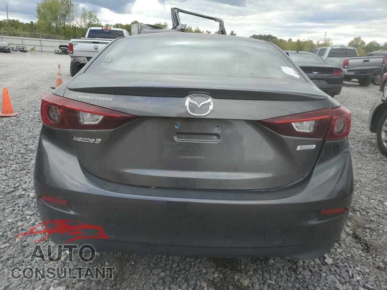 MAZDA 3 2018 - 3MZBN1V32JM184954