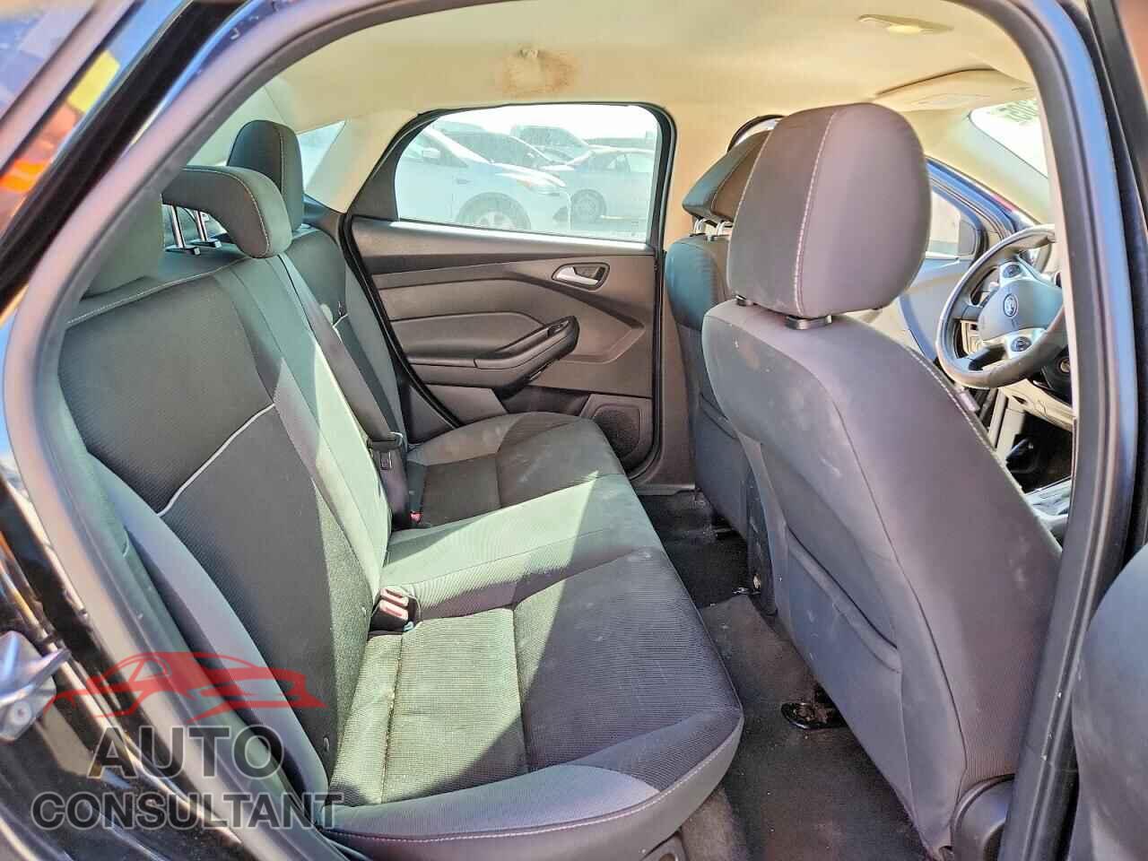 FORD FOCUS 2014 - 1FADP3F21EL400264