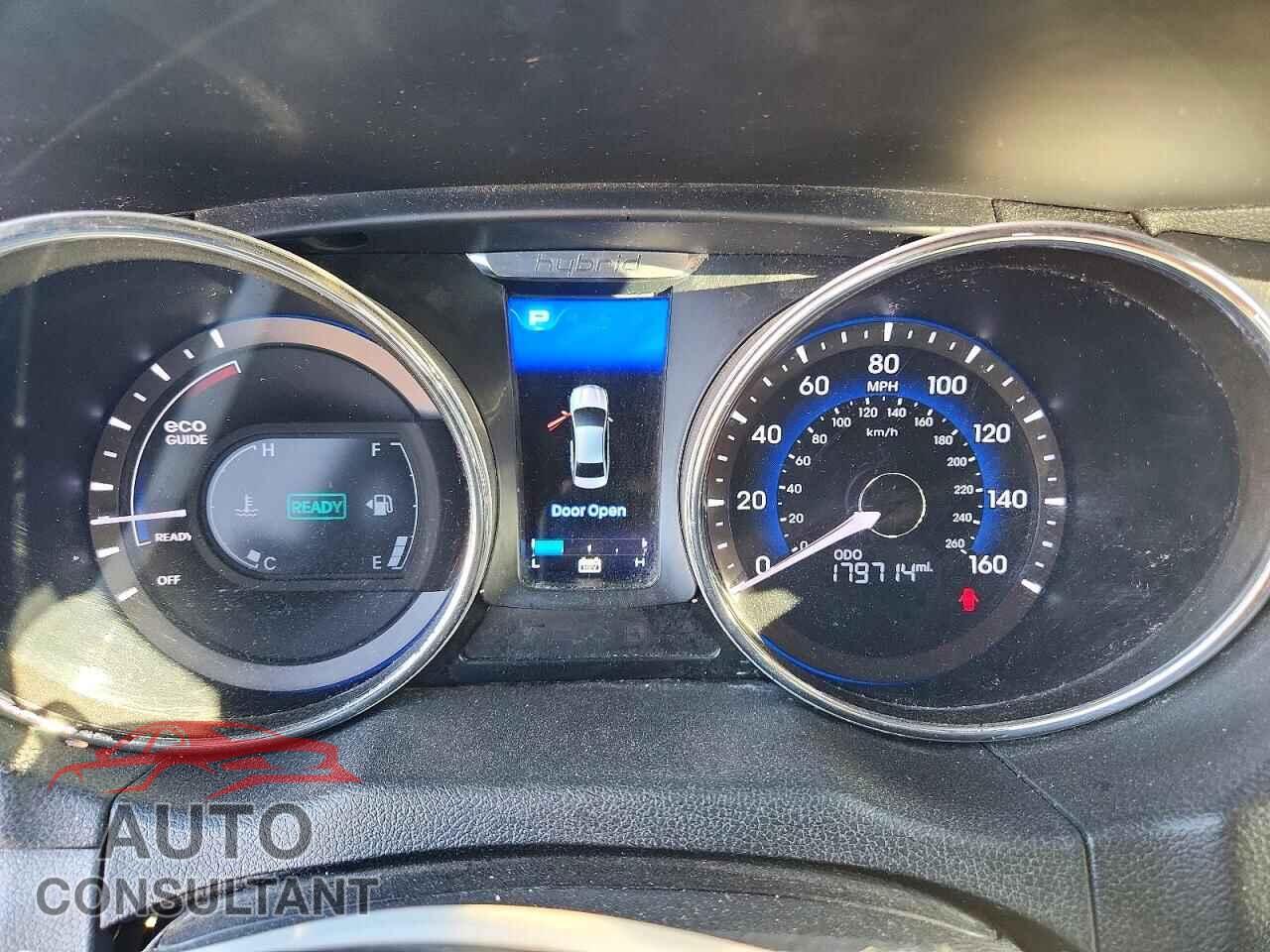 HYUNDAI SONATA 2012 - KMHEC4A48CA046661