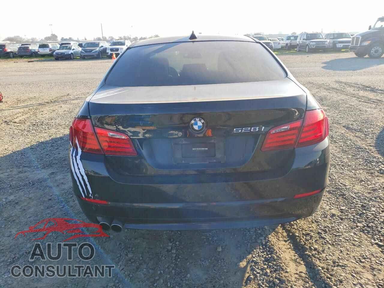 BMW 5 SERIES 2011 - WBAFR1C50BC747528