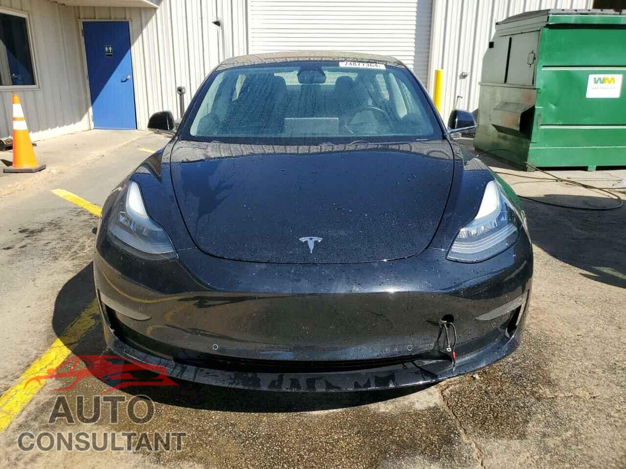 TESLA MODEL 3 2018 - 5YJ3E1EA0JF052155
