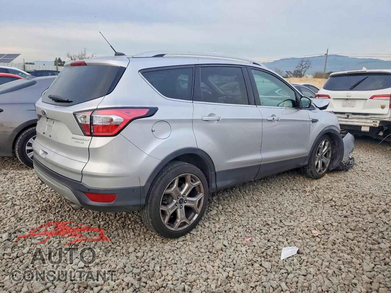 FORD ESCAPE 2017 - 1FMCU0J9XHUC80251
