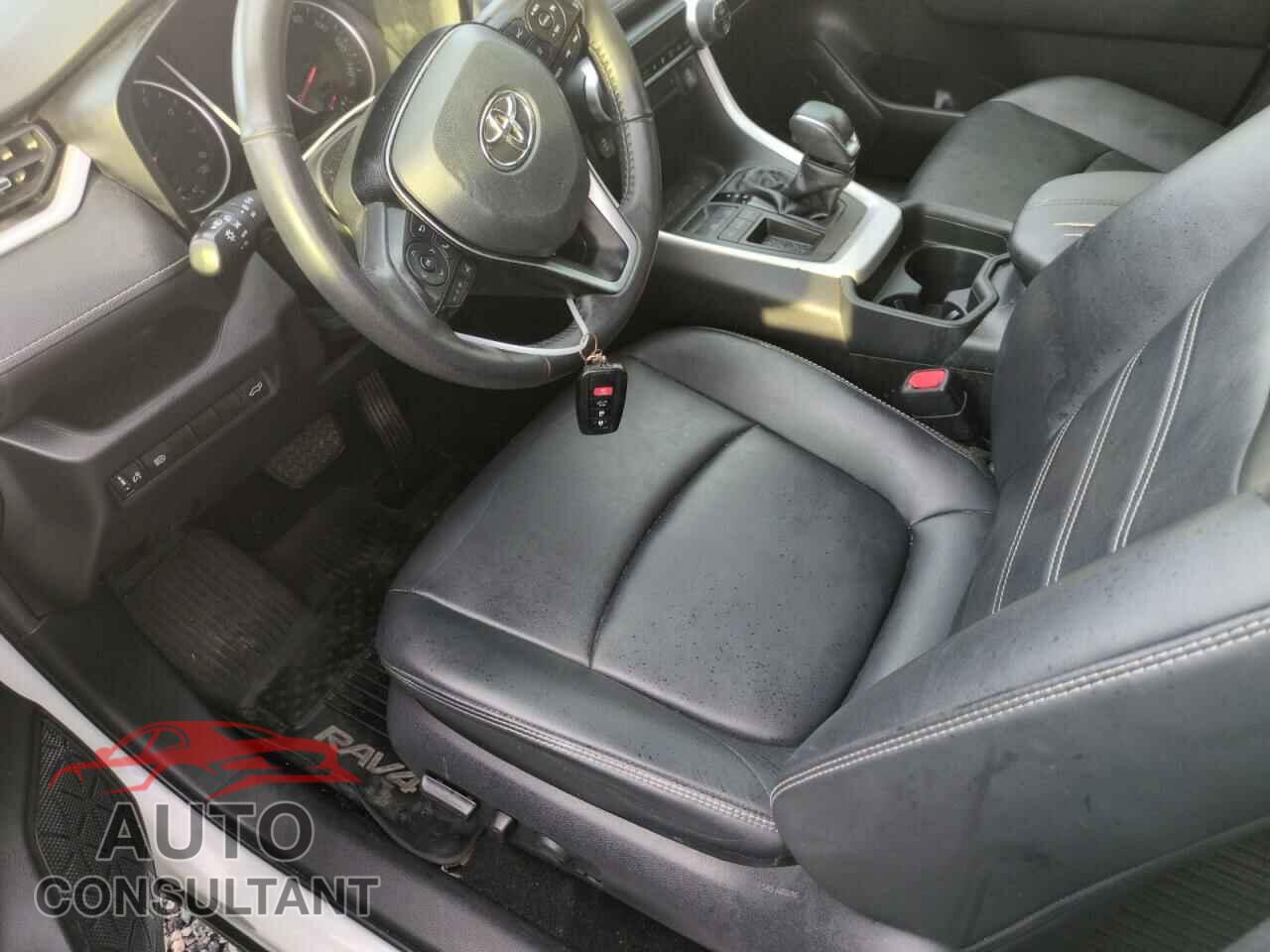 TOYOTA RAV4 2020 - 2T3C1RFV9LC068980
