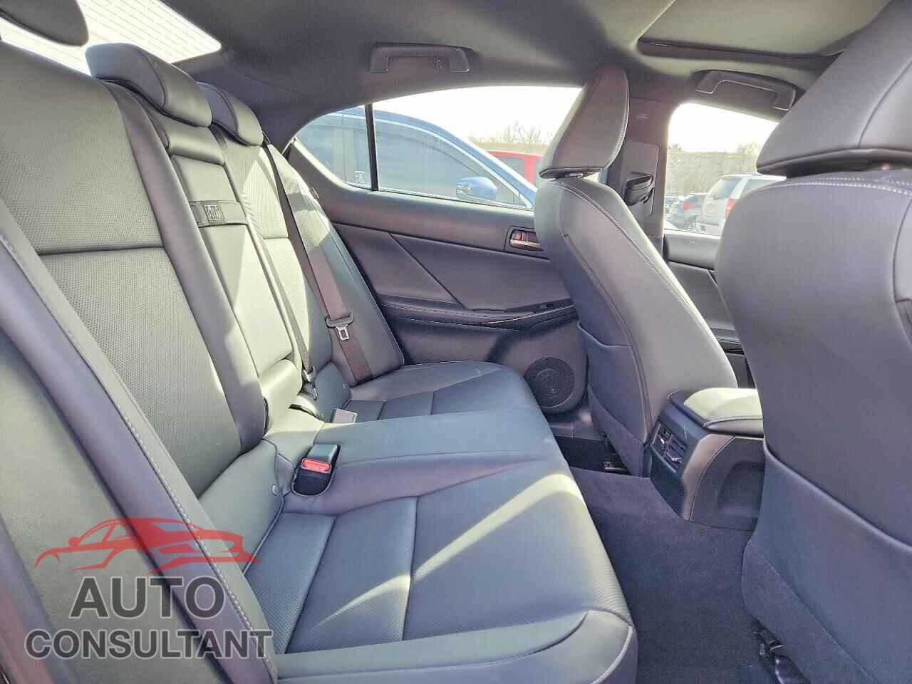 LEXUS IS 2024 - JTHB81F23R5053547