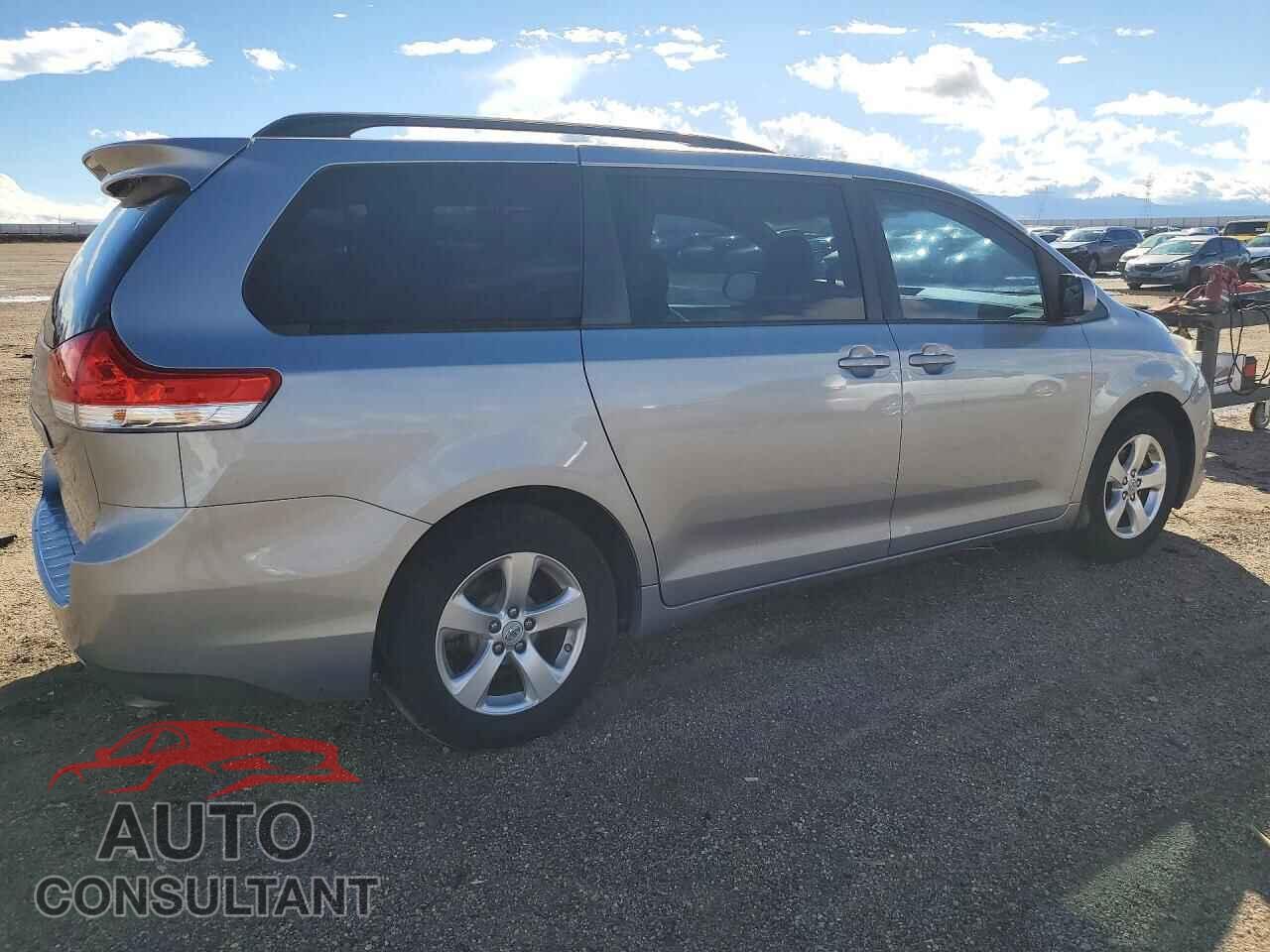 TOYOTA SIENNA 2011 - 5TDKK3DC4BS134972
