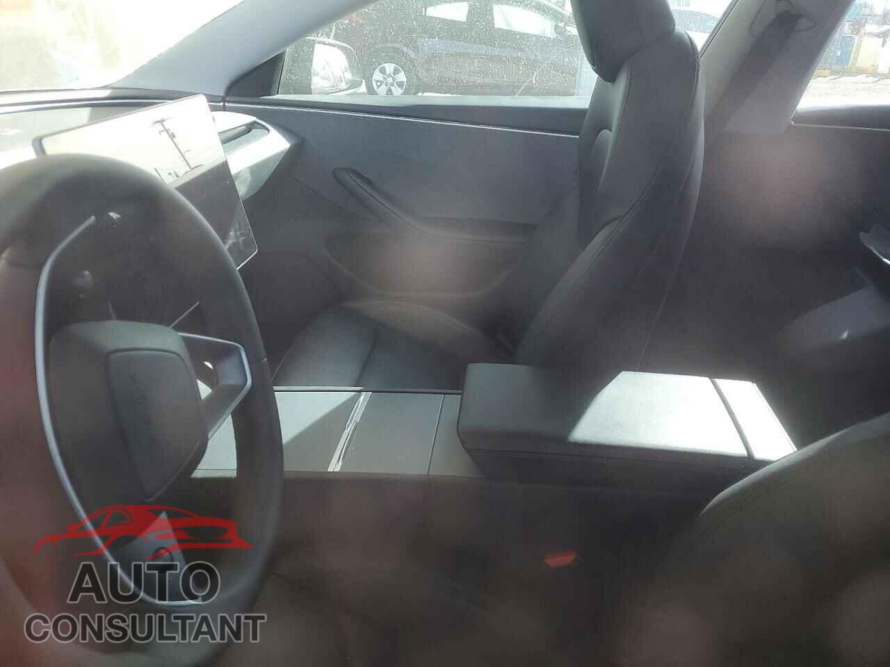TESLA MODEL 3 2024 - 5YJ3E1EA7RF853337