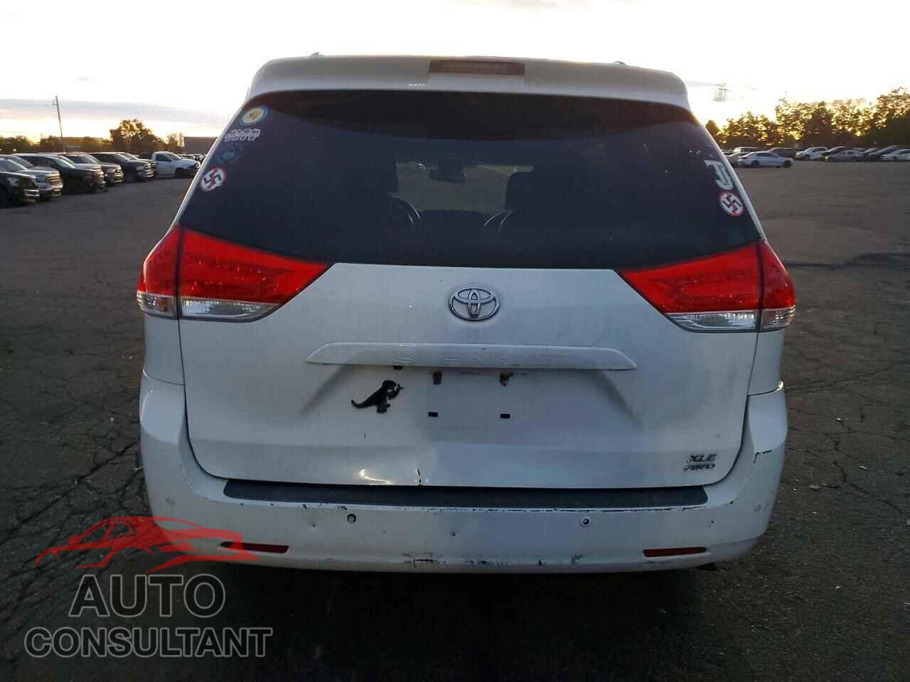 TOYOTA SIENNA 2012 - 5TDDK3DC1CS031731