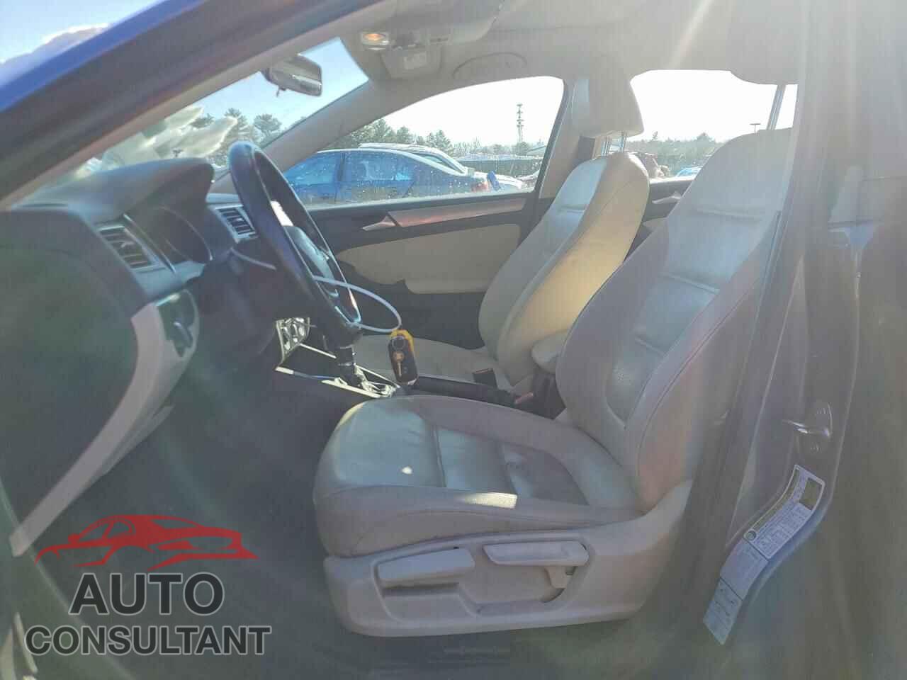 VOLKSWAGEN JETTA 2017 - 3VWDB7AJ9HM287047