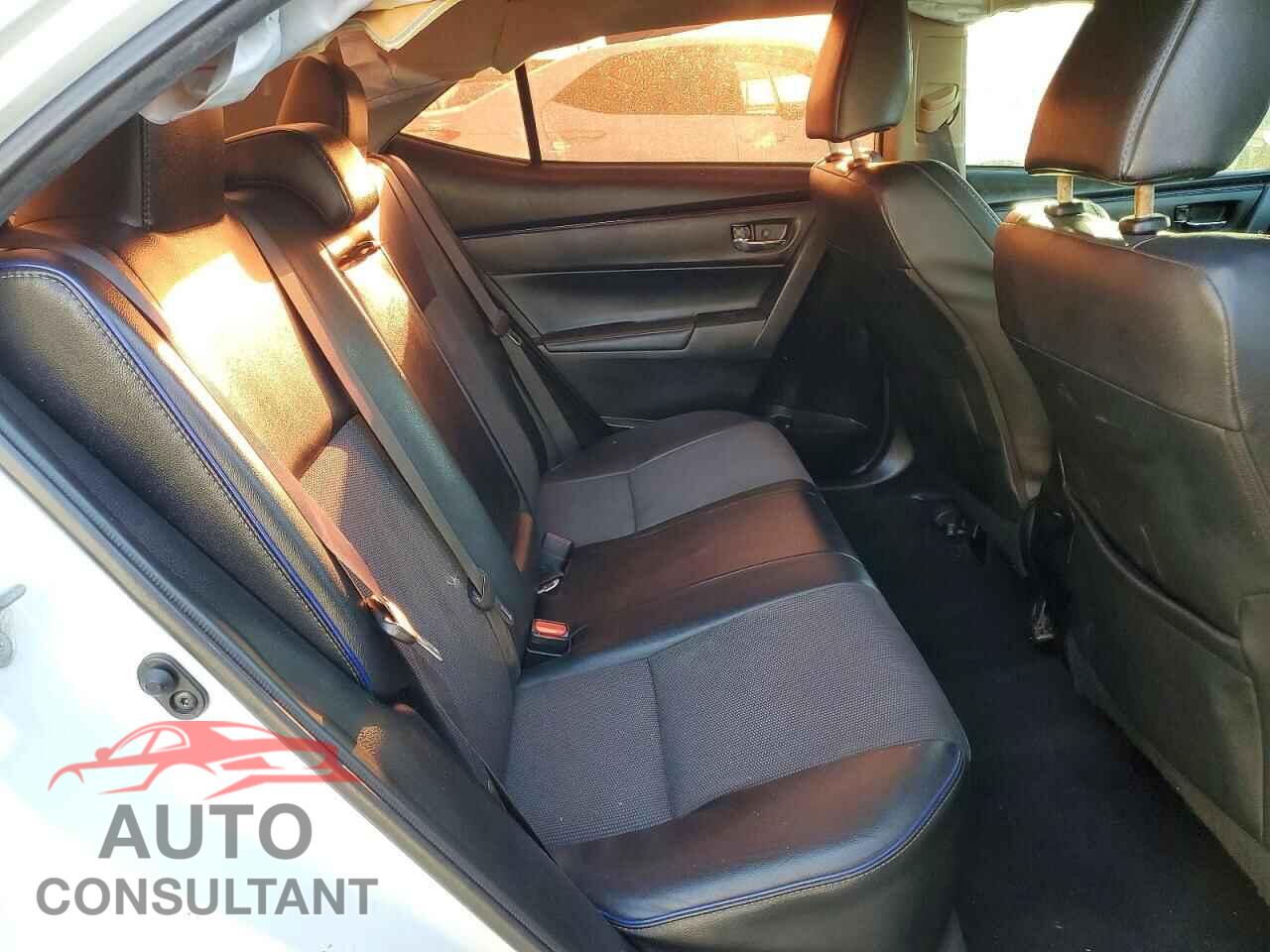 TOYOTA COROLLA 2017 - 5YFBURHEXHP709571