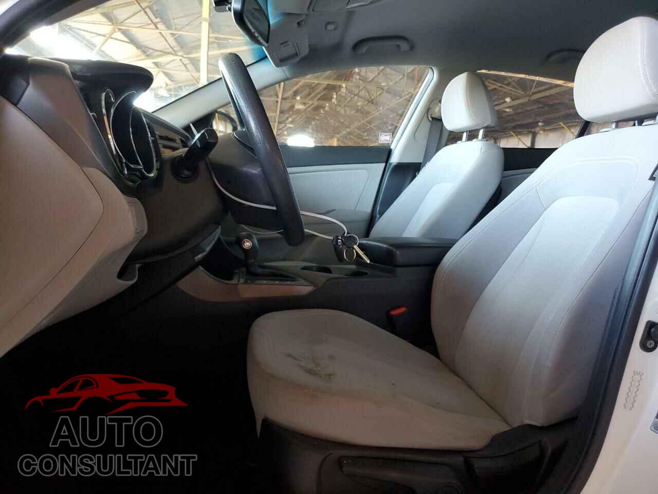 KIA OPTIMA 2011 - KNAGM4A76B5128347