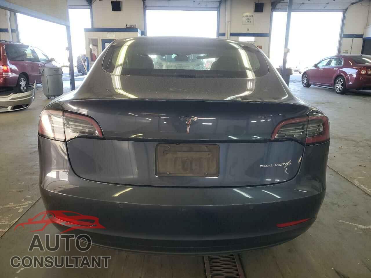 TESLA MODEL 3 2019 - 5YJ3E1EB7KF526581