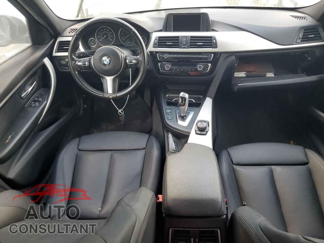 BMW 3 SERIES 2016 - WBA8E1G56GNU11649
