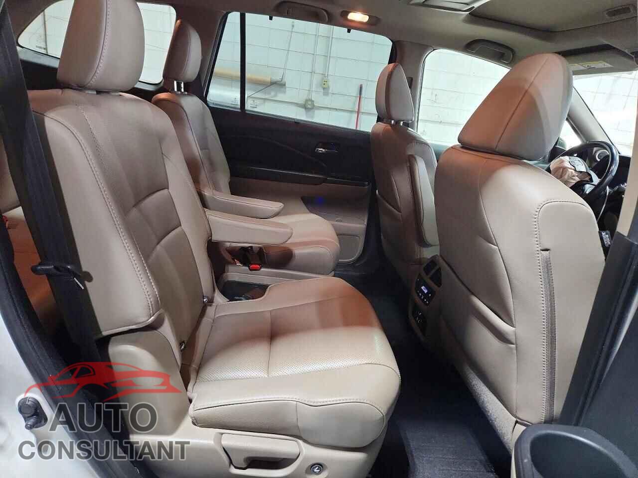 HONDA PILOT 2017 - 5FNYF6H02HB023950