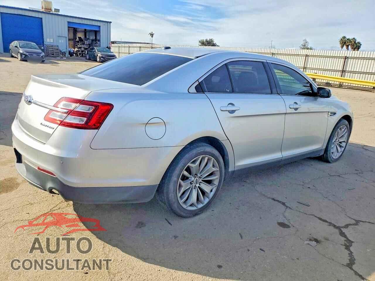 FORD TAURUS 2017 - 1FAHP2F83HG108645