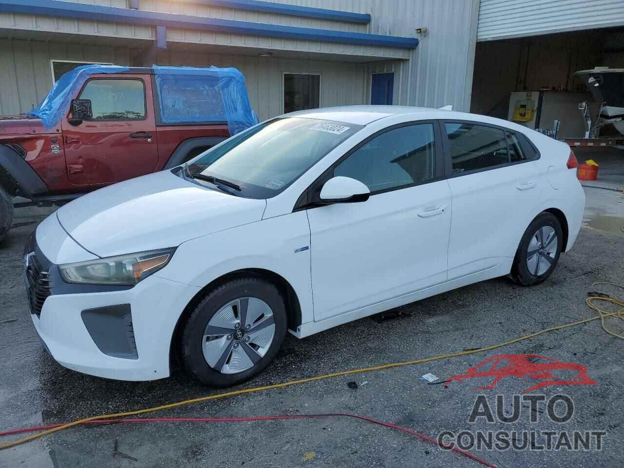 HYUNDAI IONIQ 2017 - KMHC65LC6HU029243