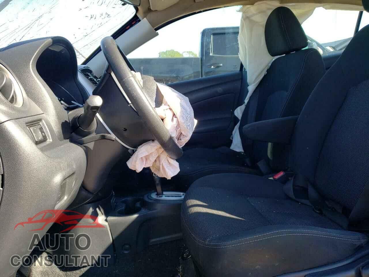 NISSAN VERSA 2017 - 3N1CN7AP1HL825873