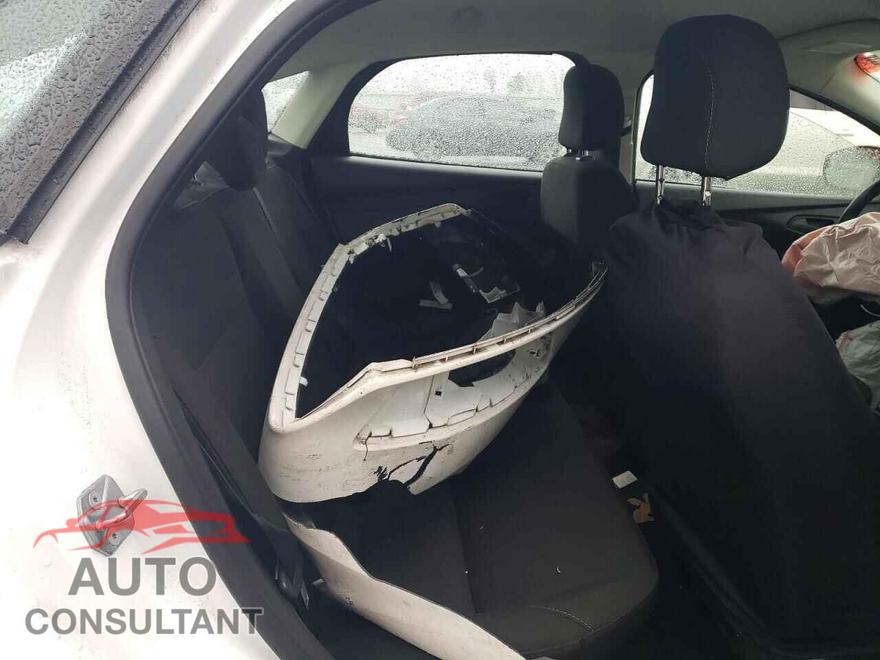 FORD FOCUS 2017 - 1FADP3E26HL224284
