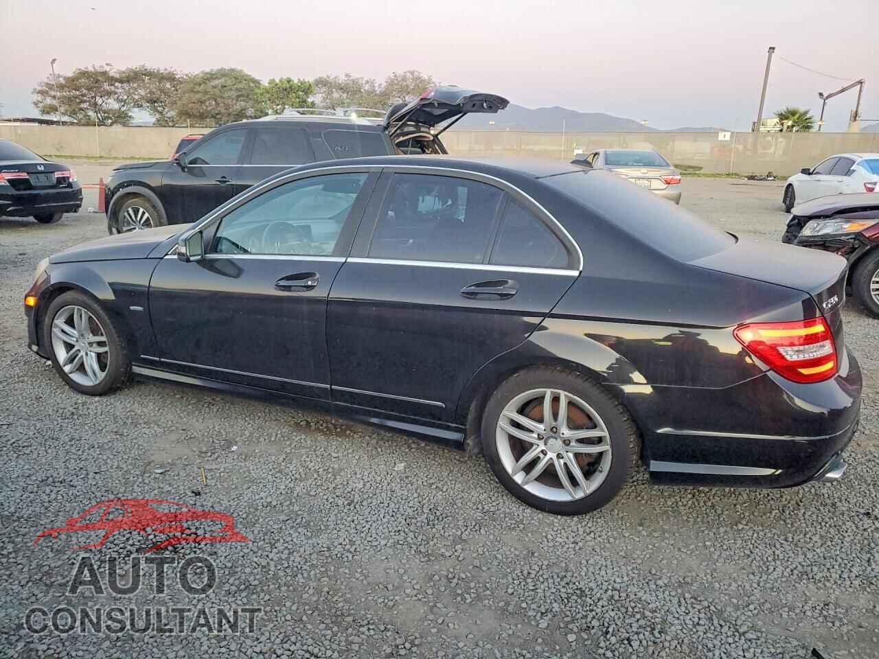 MERCEDES-BENZ C-CLASS 2012 - WDDGF4HB2CA627328