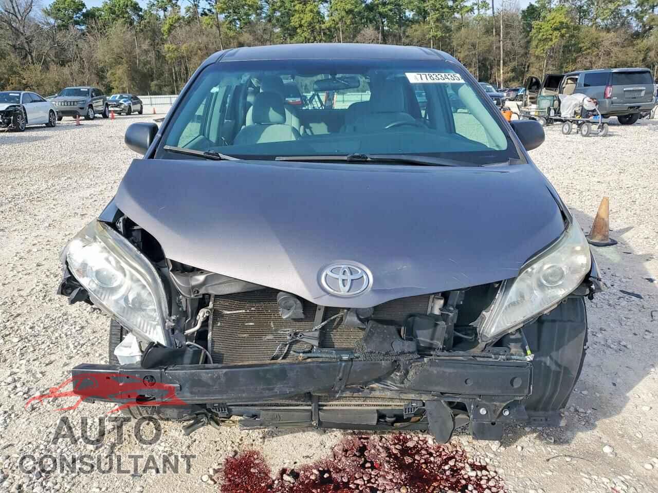 TOYOTA SIENNA 2017 - 5TDZZ3DC8HS776985