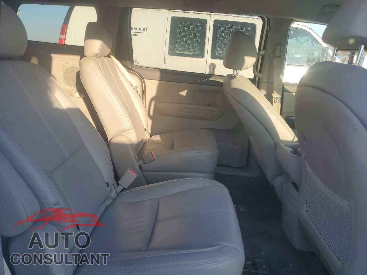KIA All Models 2017 - KNDMB5C10H6231602