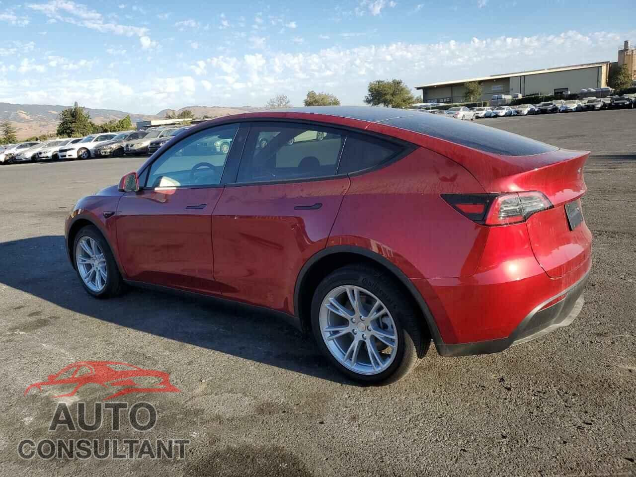 TESLA MODEL Y 2024 - 7SAYGAEE2RF086437