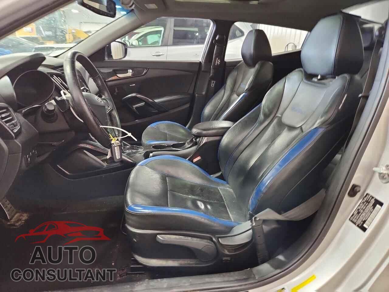 HYUNDAI VELOSTER 2013 - KMHTC6AE5DU107850
