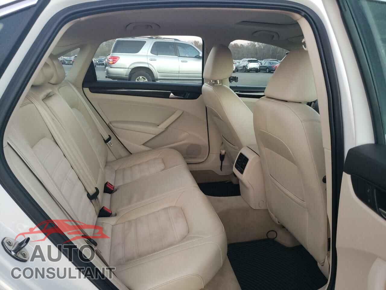 VOLKSWAGEN PASSAT 2014 - 1VWCT7A37EC003955