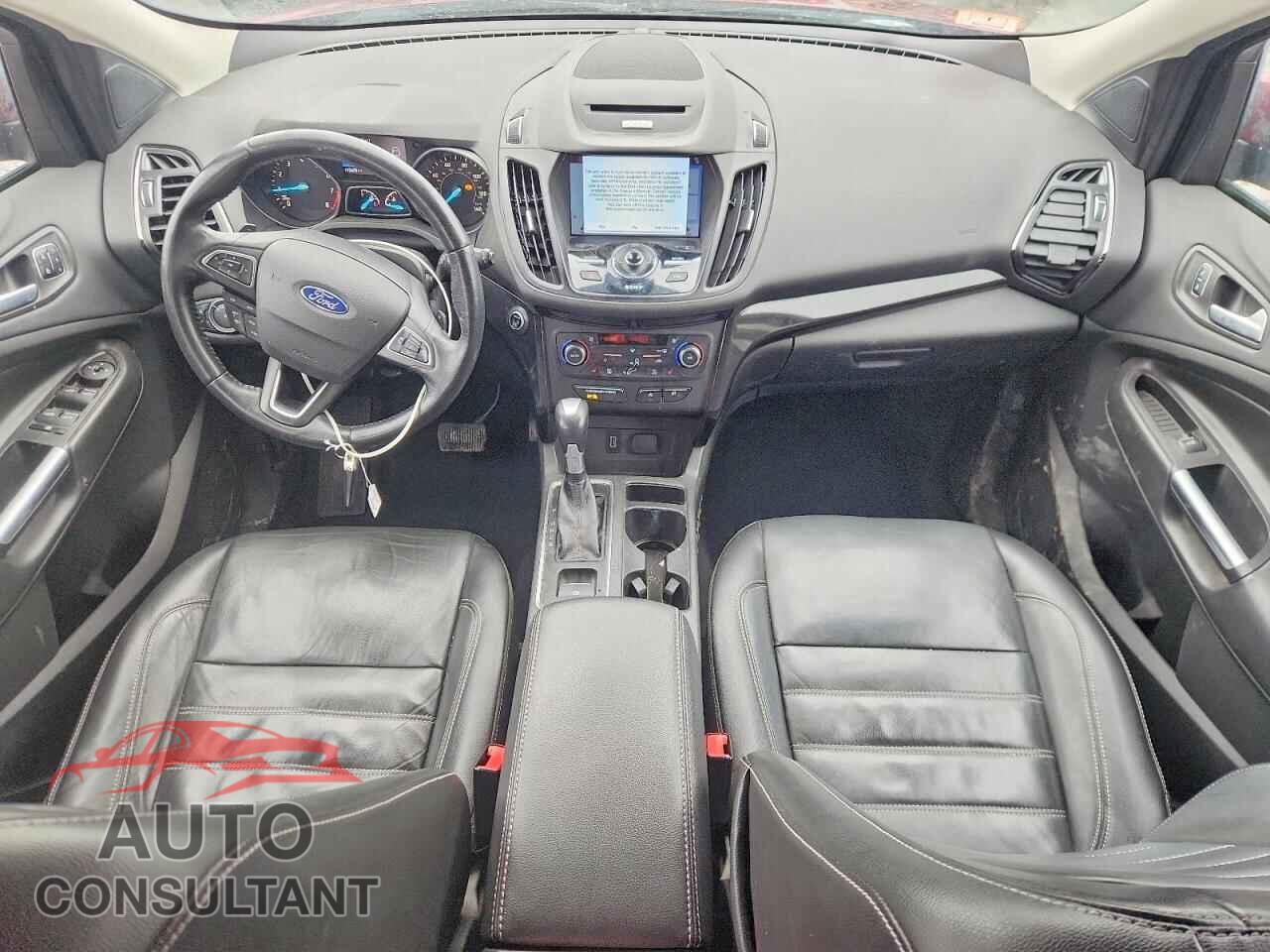 FORD ESCAPE 2017 - 1FMCU0JD4HUC22754