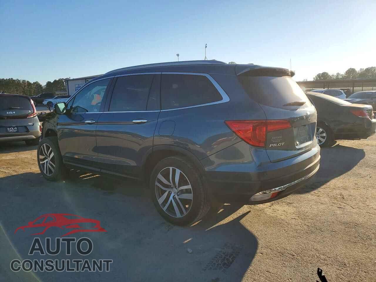 HONDA PILOT 2018 - 5FNYF5H95JB009152