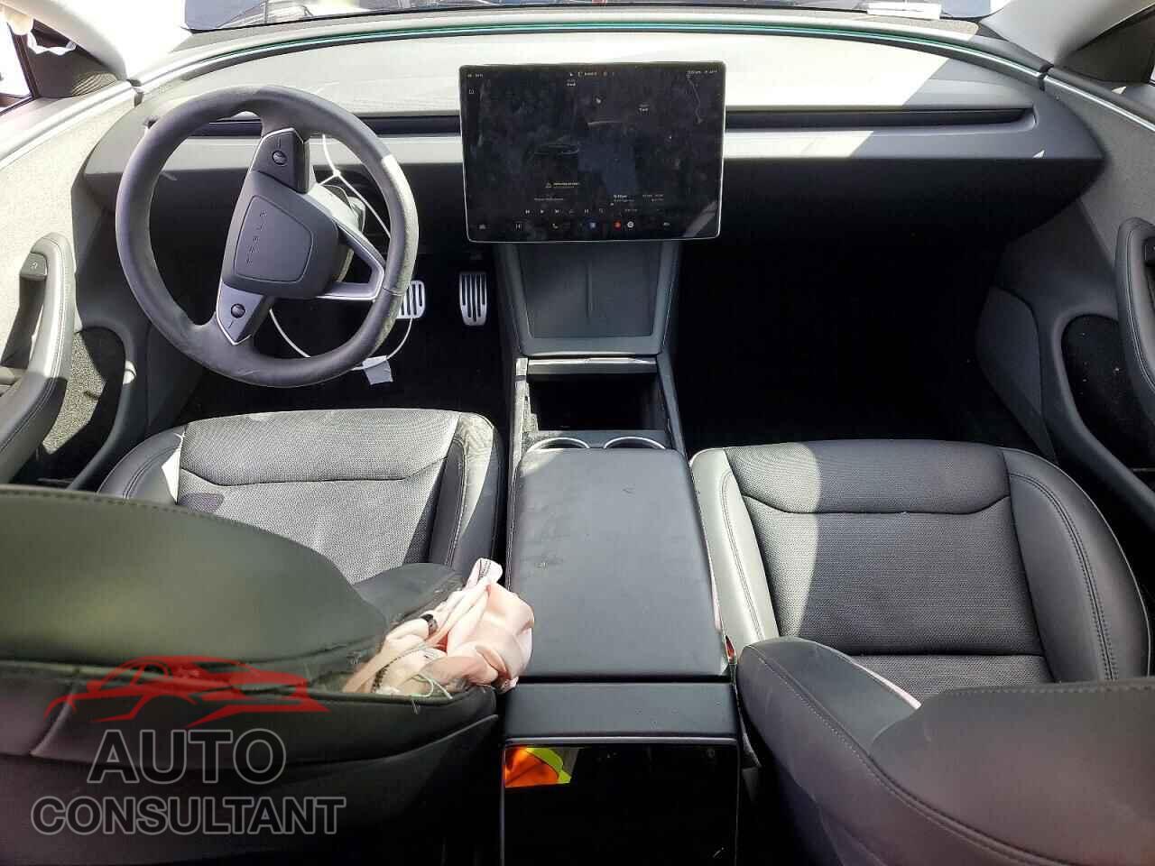 TESLA MODEL 3 2024 - 5YJ3E1EA2RF785027