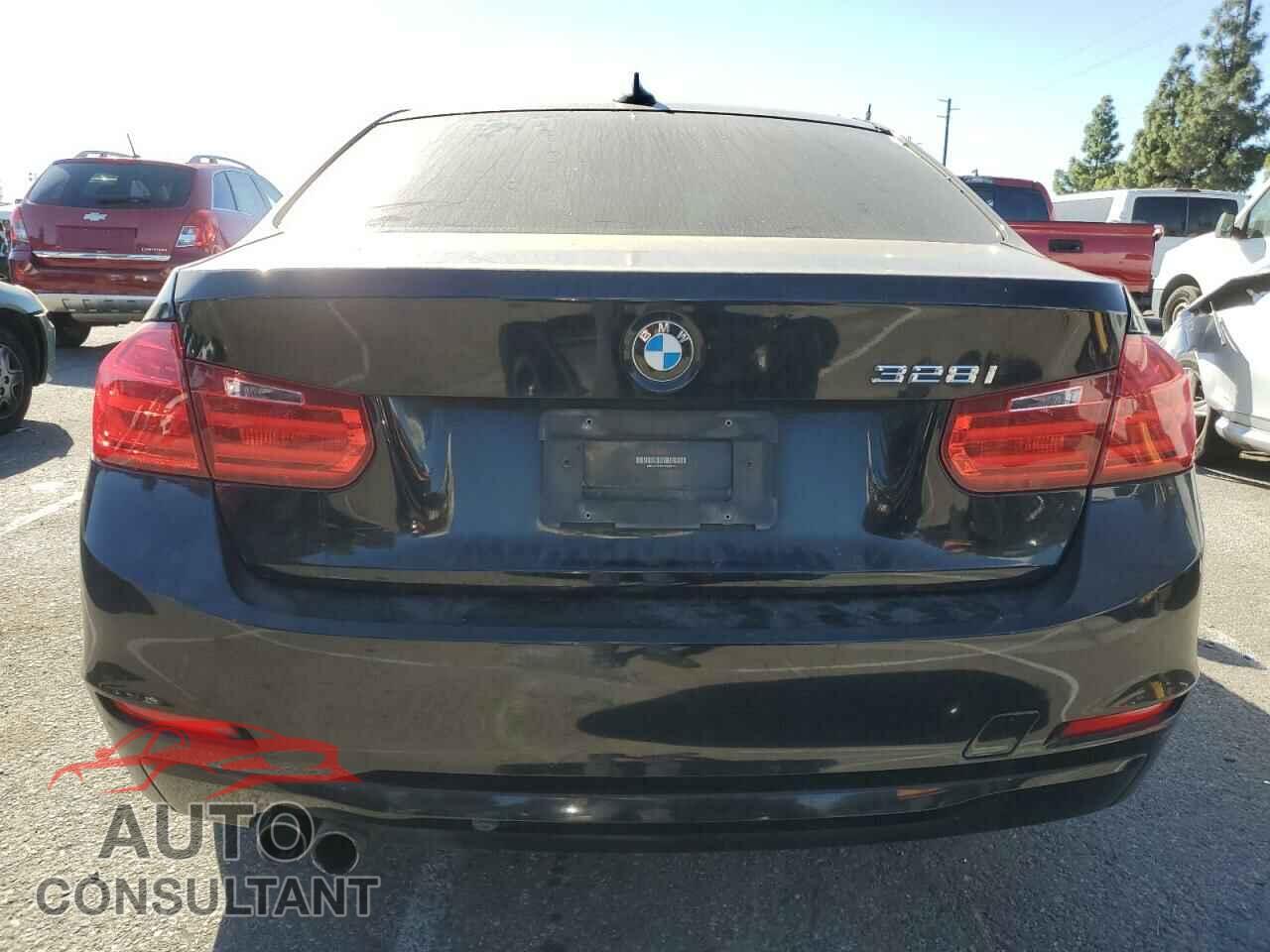 BMW 3 SERIES 2013 - WBA3C1C55DF443777