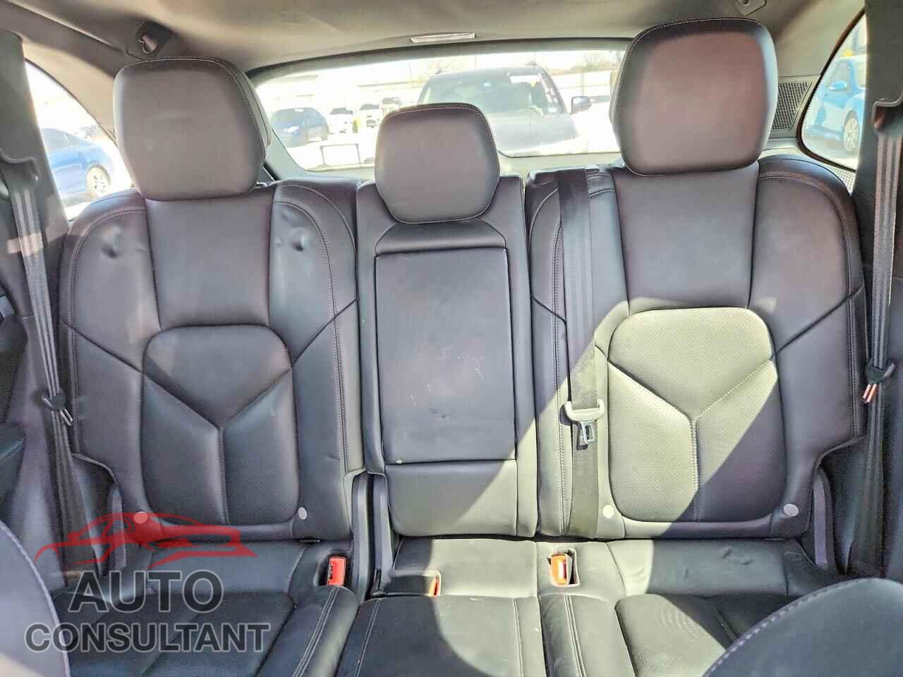 PORSCHE CAYENNE 2016 - WP1AF2A22GKA45596