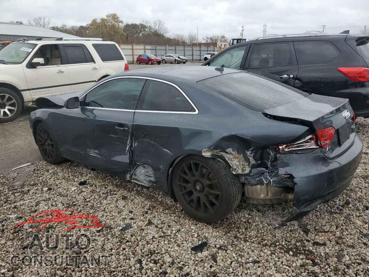 AUDI A5 2010 - WAULFAFR8AA052556