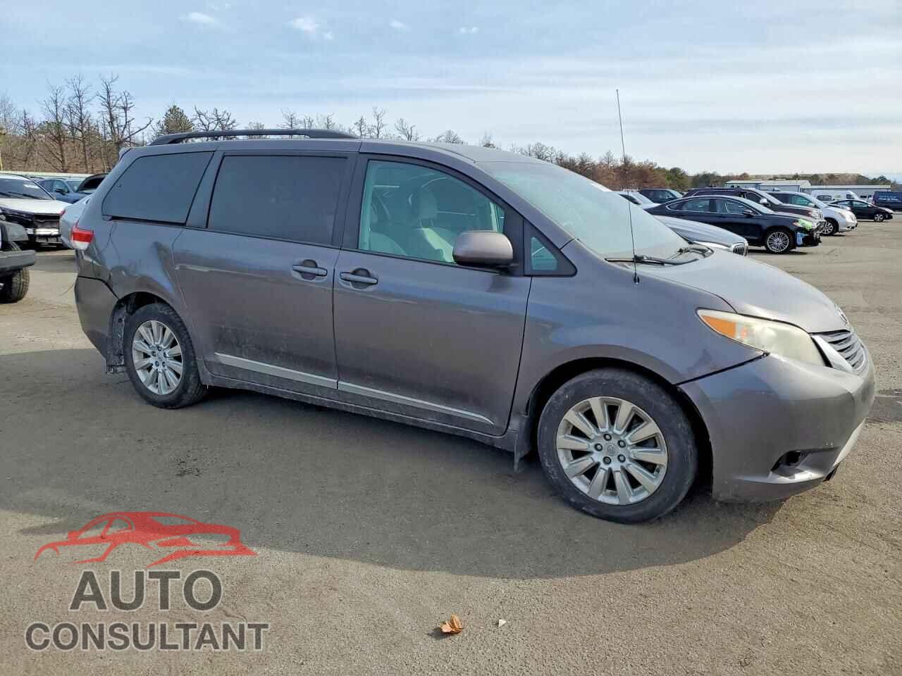 TOYOTA SIENNA 2012 - 5TDJK3DC9CS044763