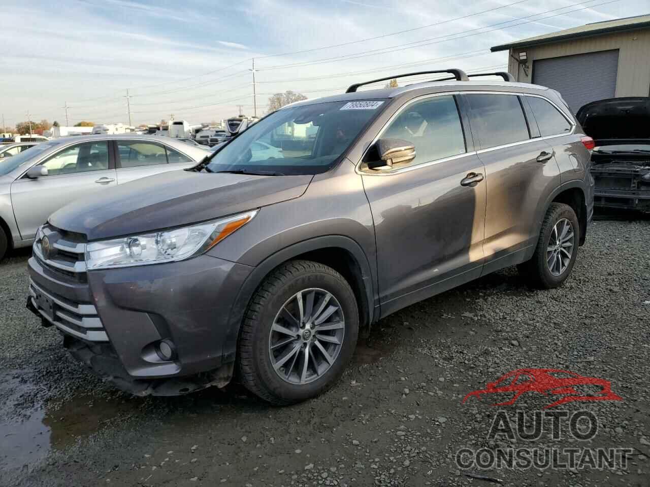 TOYOTA HIGHLANDER 2019 - 5TDJZRFH8KS569402