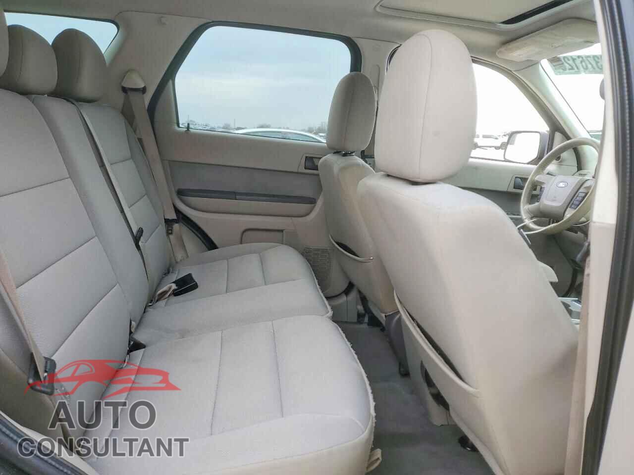 FORD ESCAPE 2011 - 1FMCU0DG2BKA52919