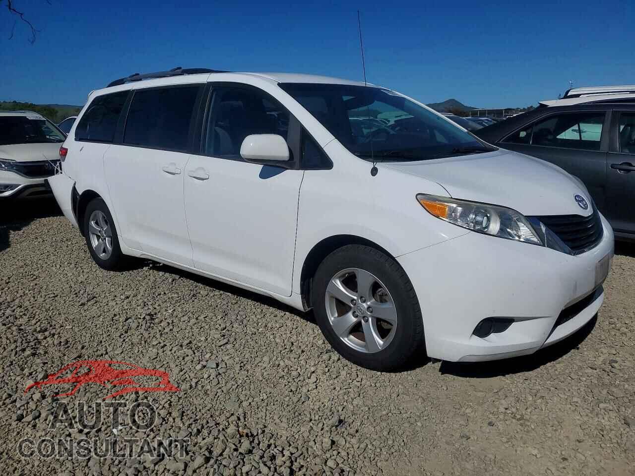 TOYOTA SIENNA 2011 - 5TDKK3DC3BS174038