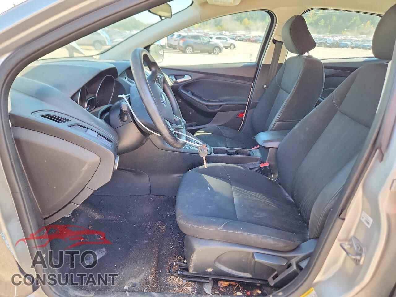 FORD FOCUS 2017 - 1FADP3F23HL313292