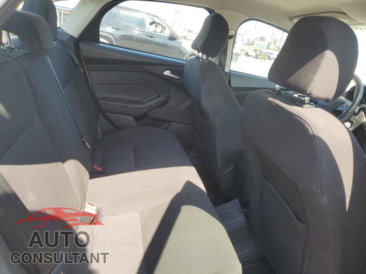 FORD FOCUS 2017 - 1FADP3F2XHL250417