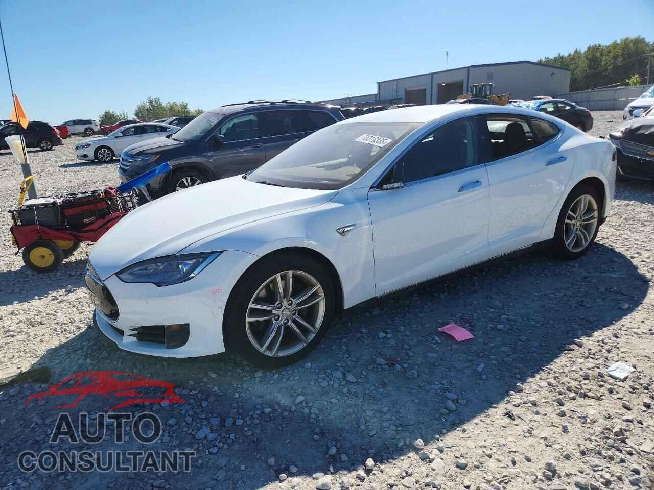 TESLA MODEL S 2015 - 5YJSA1E22FF111942
