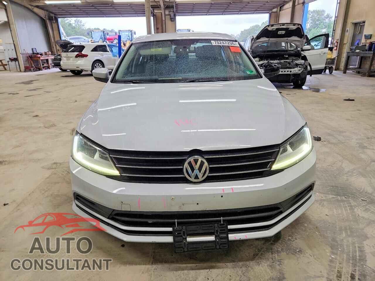 VOLKSWAGEN JETTA 2017 - 3VW2B7AJ3HM298892
