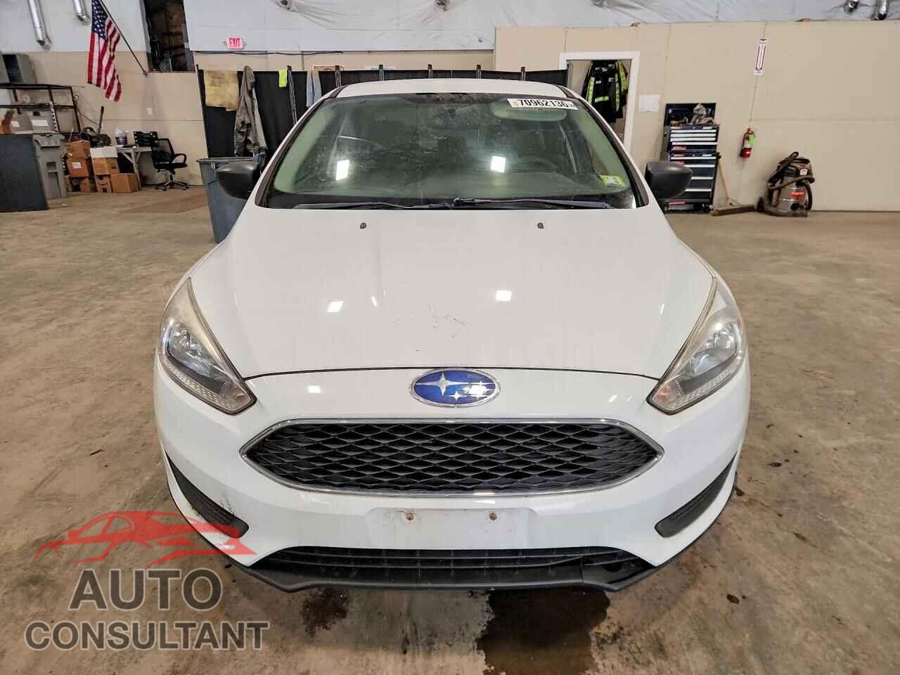 FORD FOCUS 2017 - 1FADP3E28HL297432