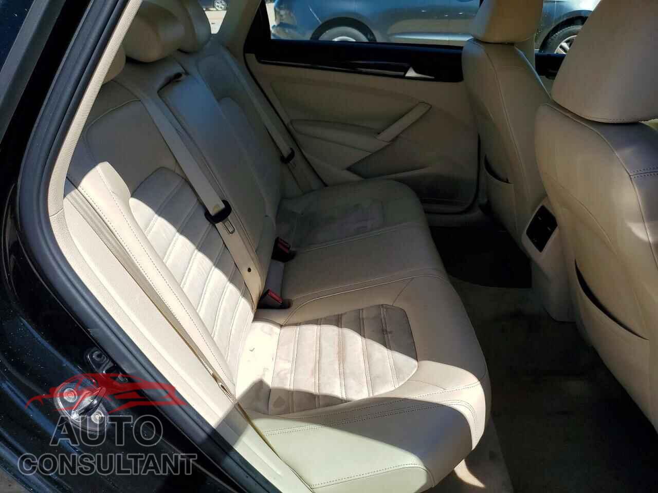 VOLKSWAGEN PASSAT 2014 - 1VWCS7A32EC112942