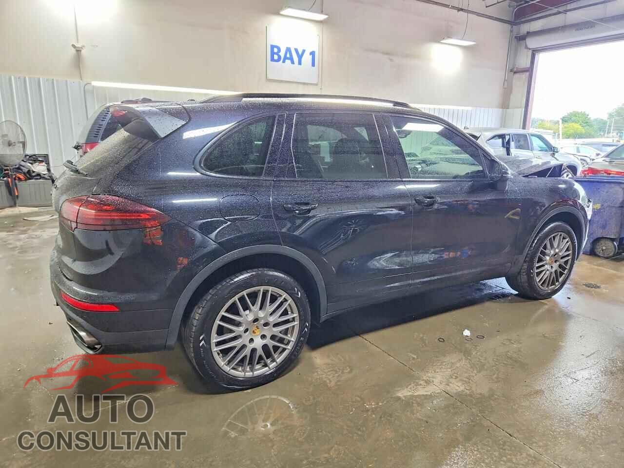PORSCHE CAYENNE 2018 - WP1AA2A28JKA05383