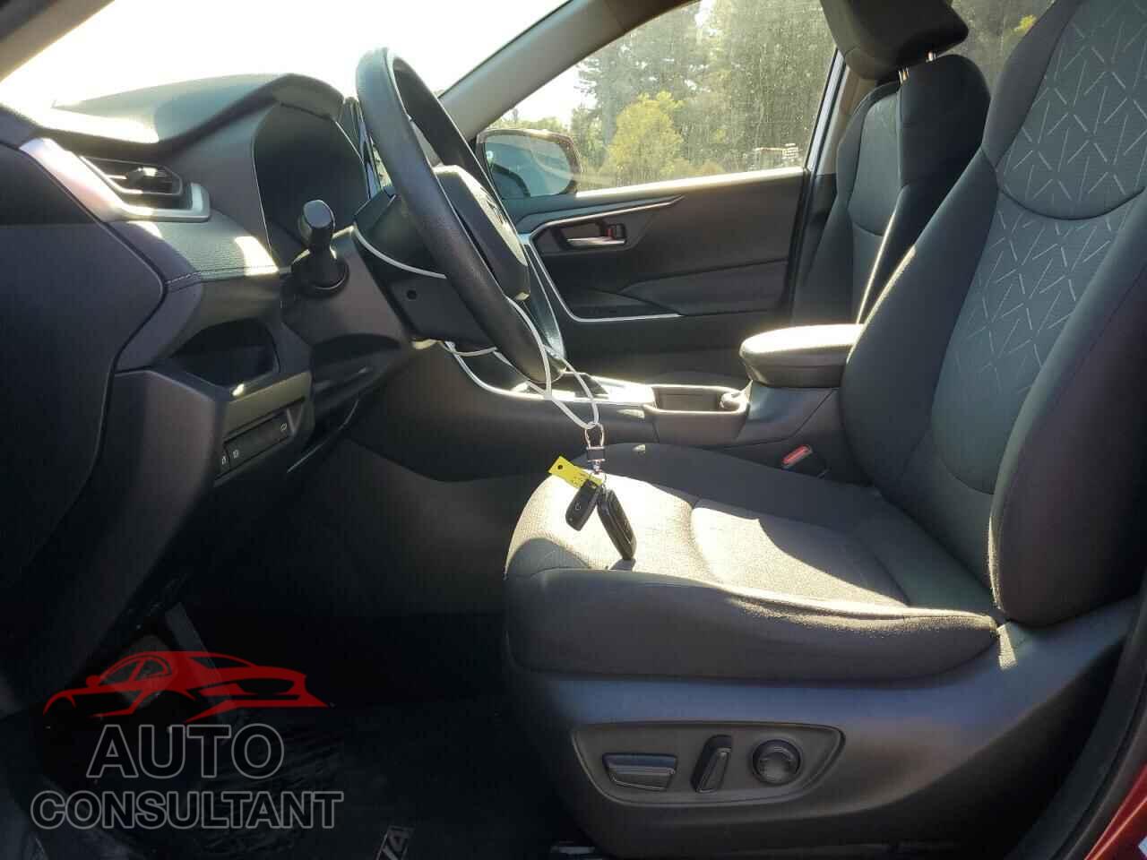 TOYOTA RAV4 2021 - JTMP1RFV9MD075572