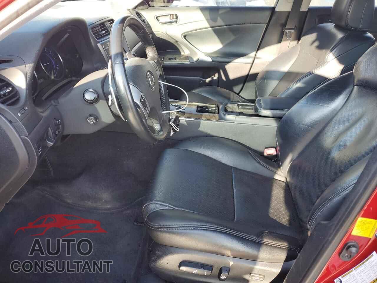 LEXUS IS 2011 - JTHCF5C21B5052716