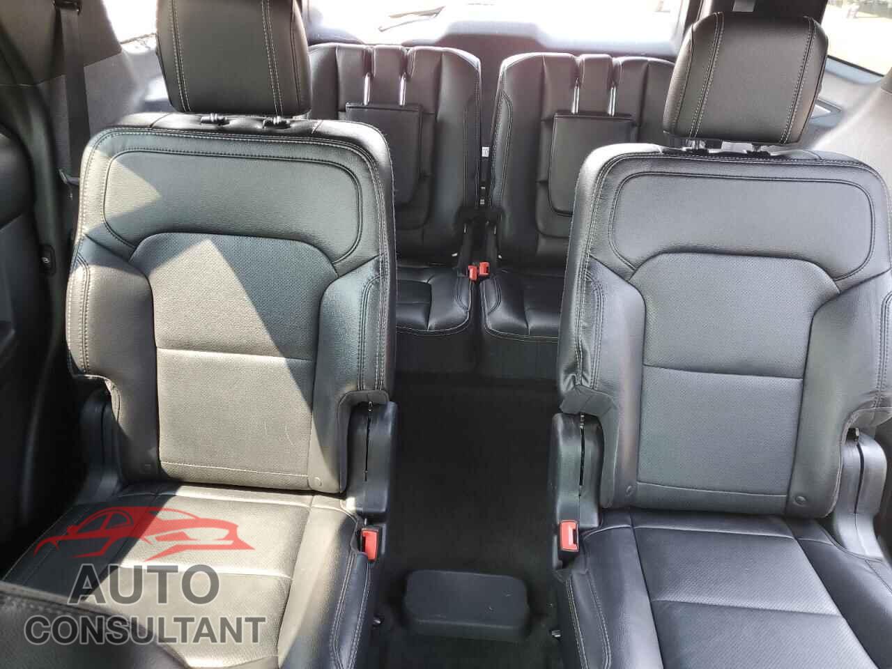 FORD EXPLORER 2017 - 1FM5K8F8XHGD41545