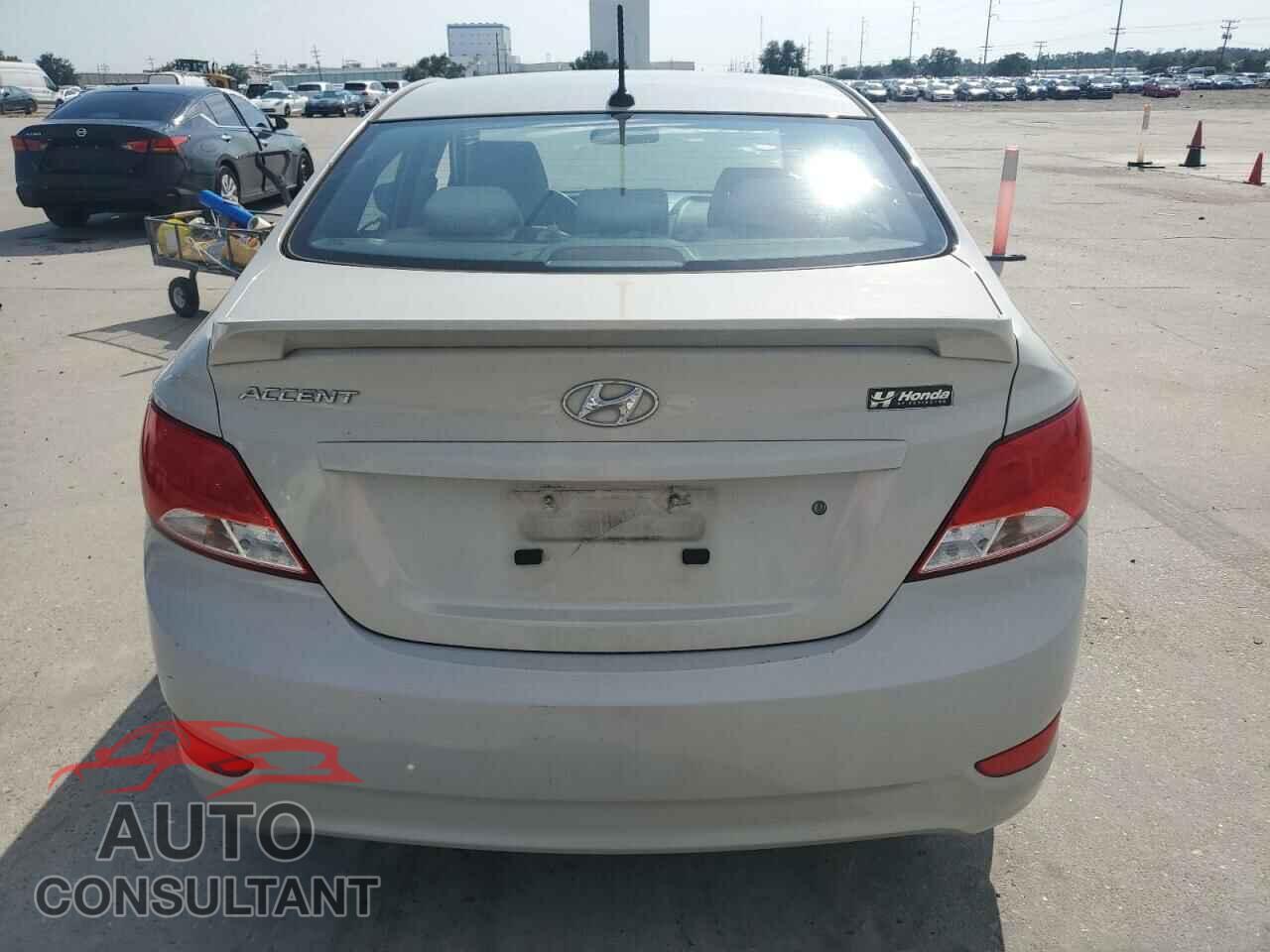 HYUNDAI ACCENT 2017 - KMHCT4AE8HU260216