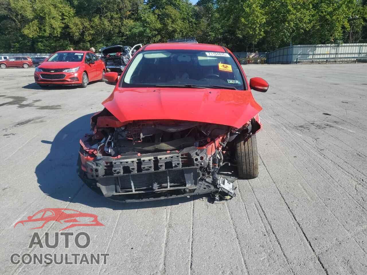 FORD FOCUS 2015 - 1FADP3F21FL373617