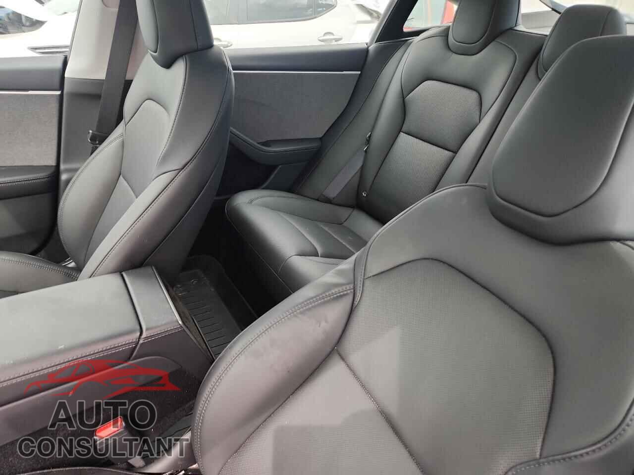 TESLA MODEL 3 2024 - 5YJ3E1EA9RF871600